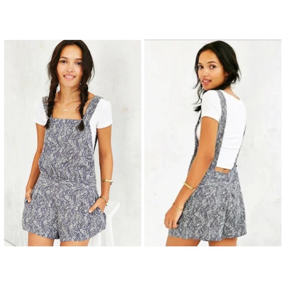 Urban Outfitters Pants - Alice Ritter & UO Bamboo Romper Gray Floral Urban Outfitters Size 4